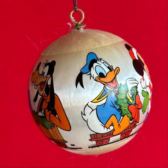 1978 Vintage Satin Hallmark Disney Ball Ornament - Picture 3 of 7